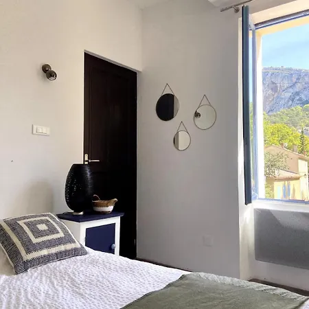 Les Volets Bleus An Authentic House In The Heart Of The Center Fontaine-de-Vaucluse